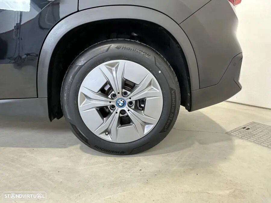 BMW iX1 - 9