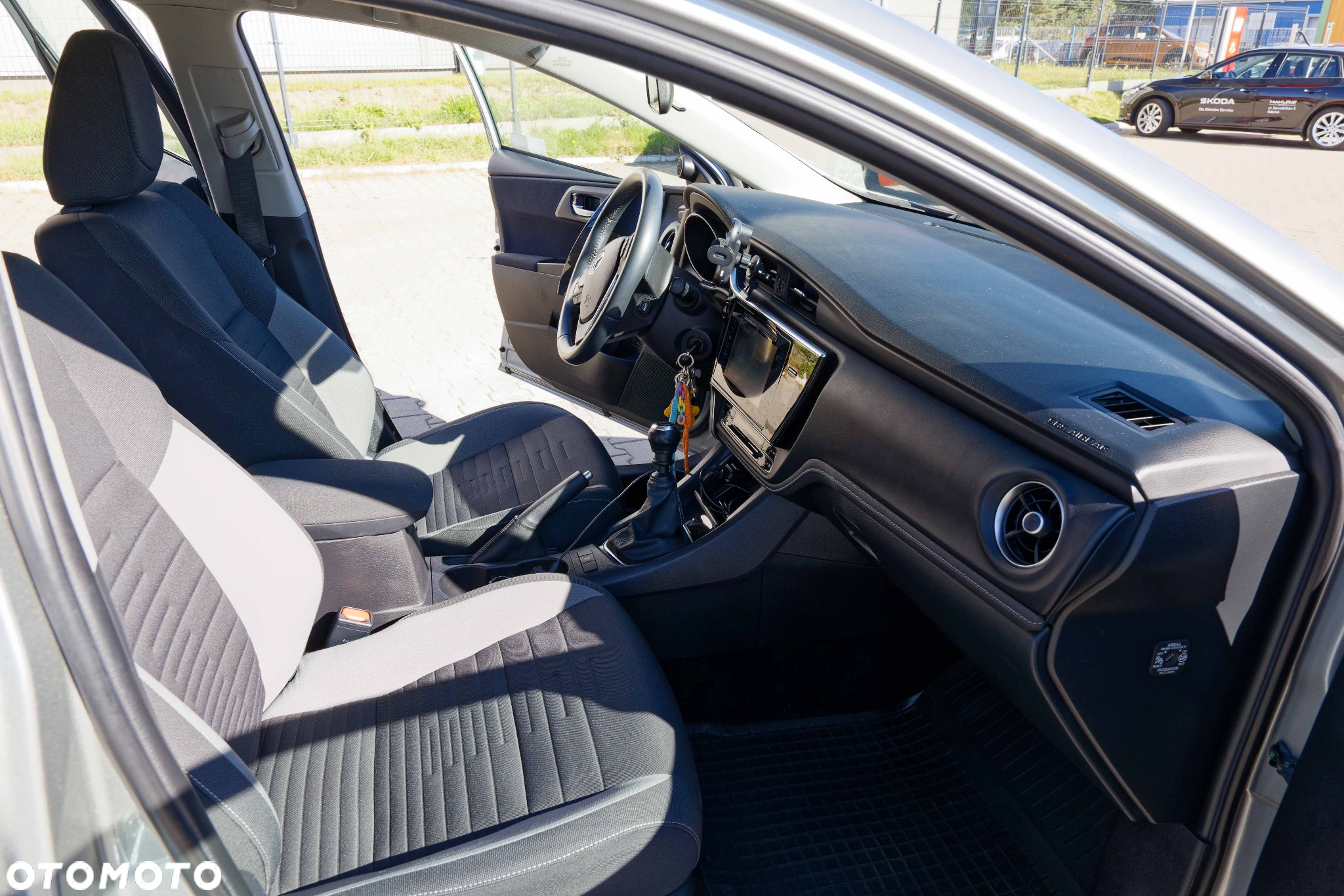 Toyota Auris 1.6 Premium - 6