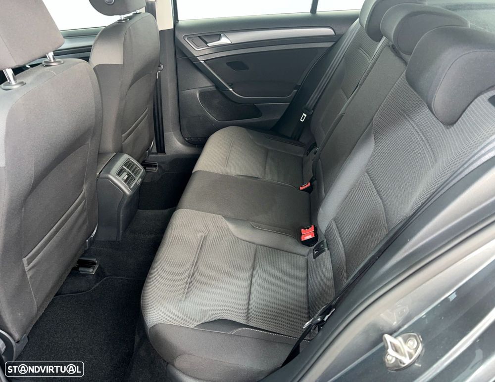 VW Golf 1.0 TSI Confortline DSG - 15