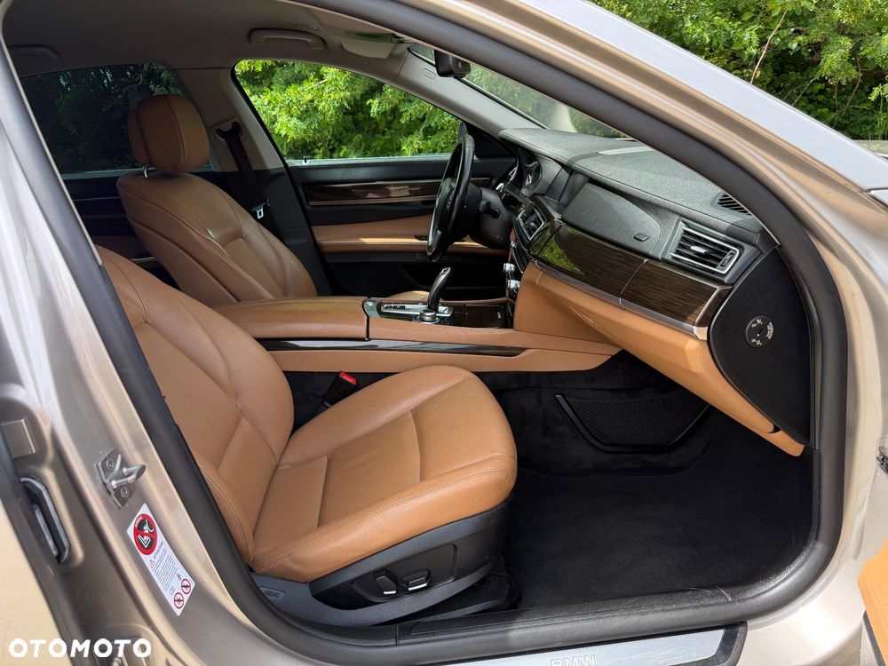 BMW Seria 7 740d xDrive - 19