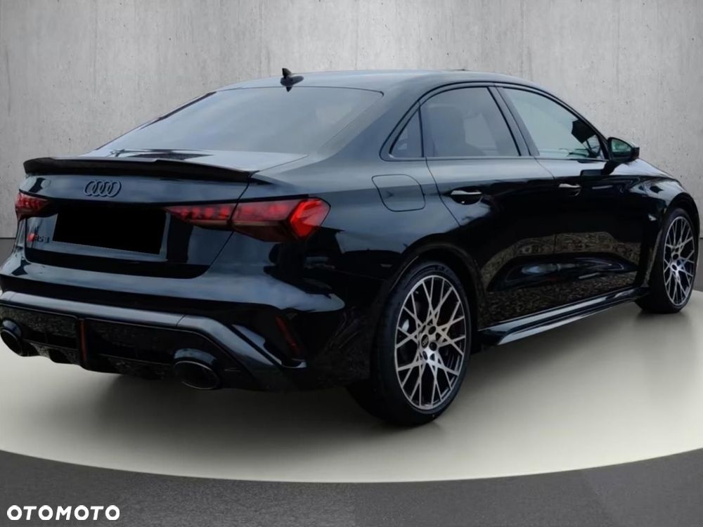 Audi RS3 Limousine - 7
