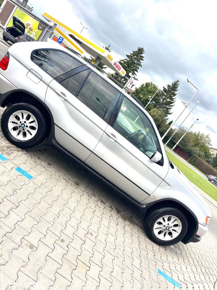BMW X5 4.4i - 2