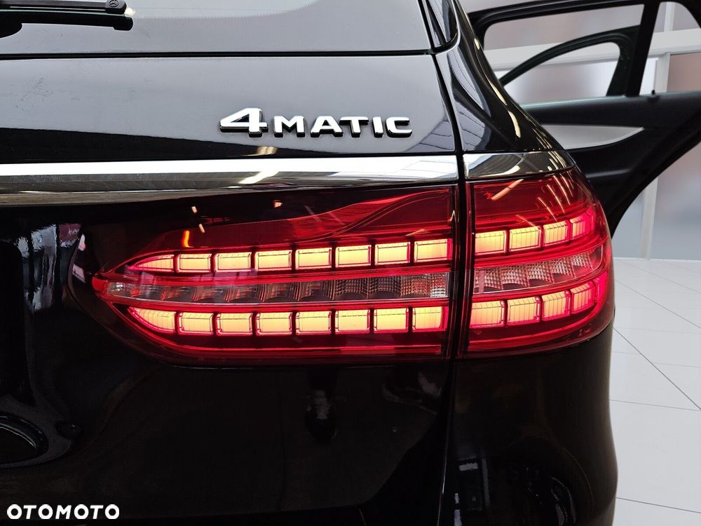 Mercedes-Benz Klasa E 220 d 4-Matic - 30