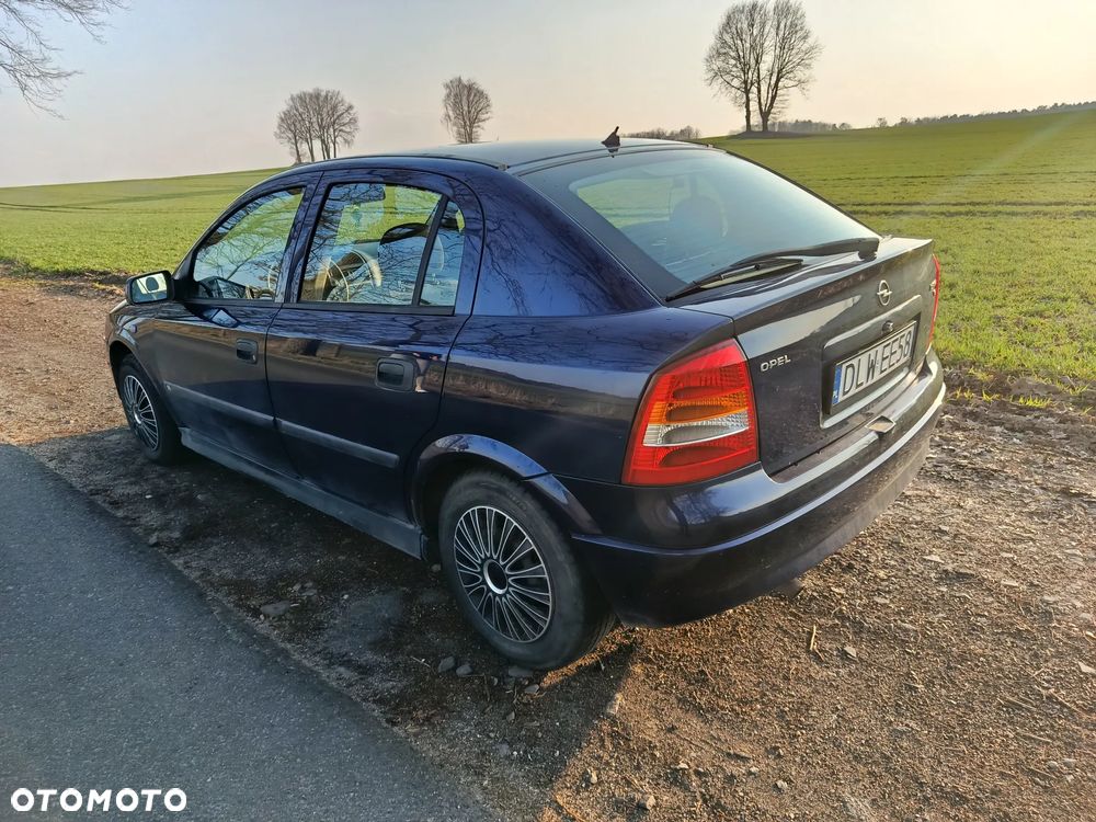 Opel Astra 1.6 - 8