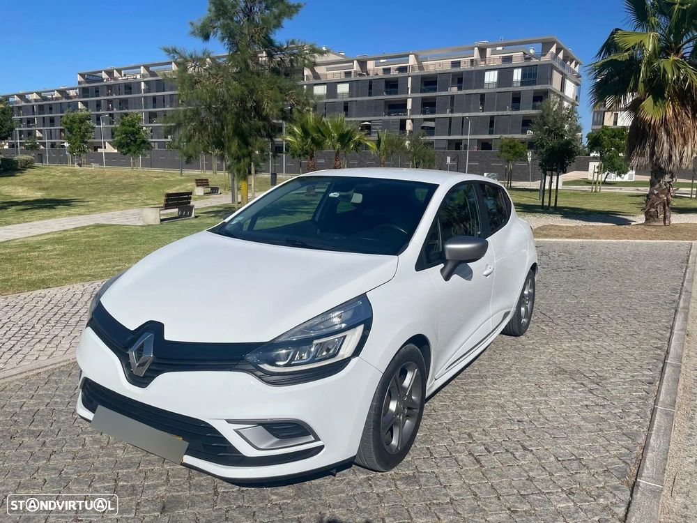 Renault Clio - 1