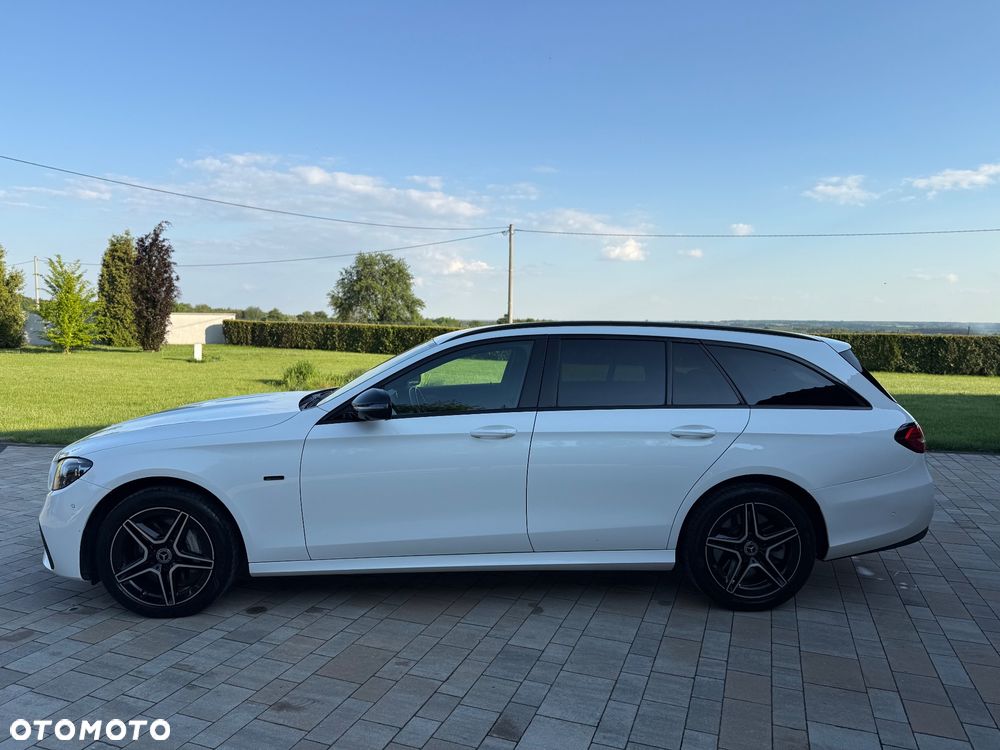 Mercedes-Benz Klasa E 300 de AMG - 17