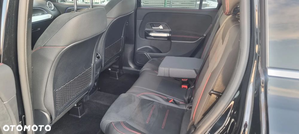 Mercedes-Benz GLB 250 4Matic 8G-DCT AMG Line - 17