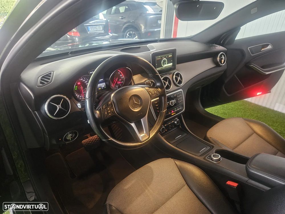 Mercedes-Benz GLA 180 (CDI) d 7G-DCT AMG Line - 12