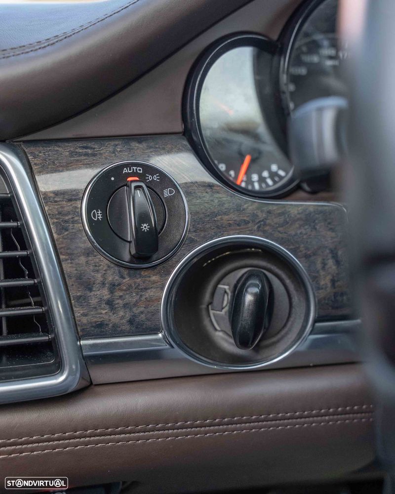 Porsche Panamera 4S PDK - 41