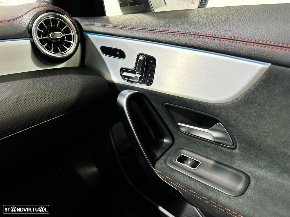 Mercedes-Benz CLA 250 e 8G-DCT AMG Line - 32