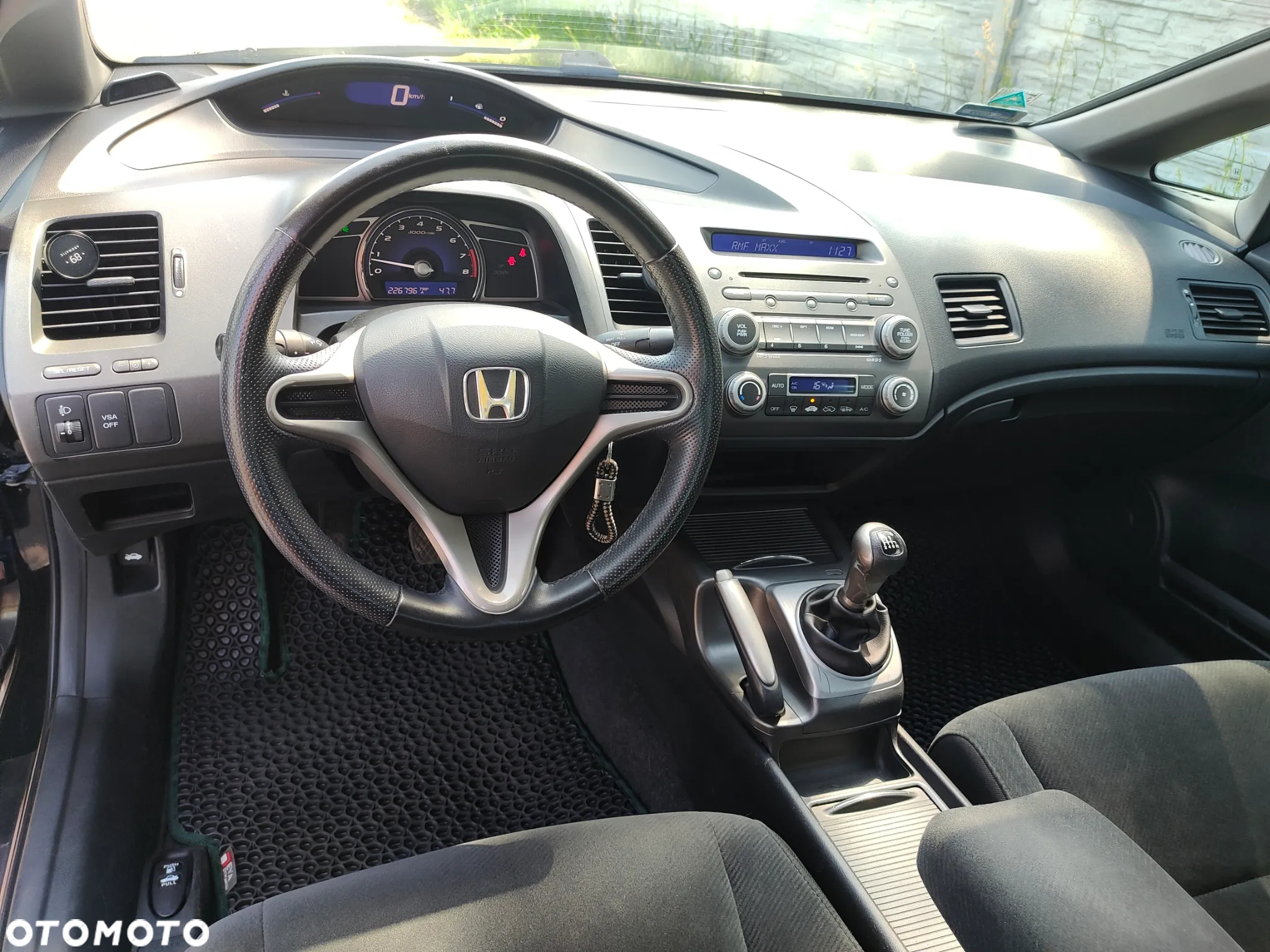 Honda Civic 1.8 Comfort - 13