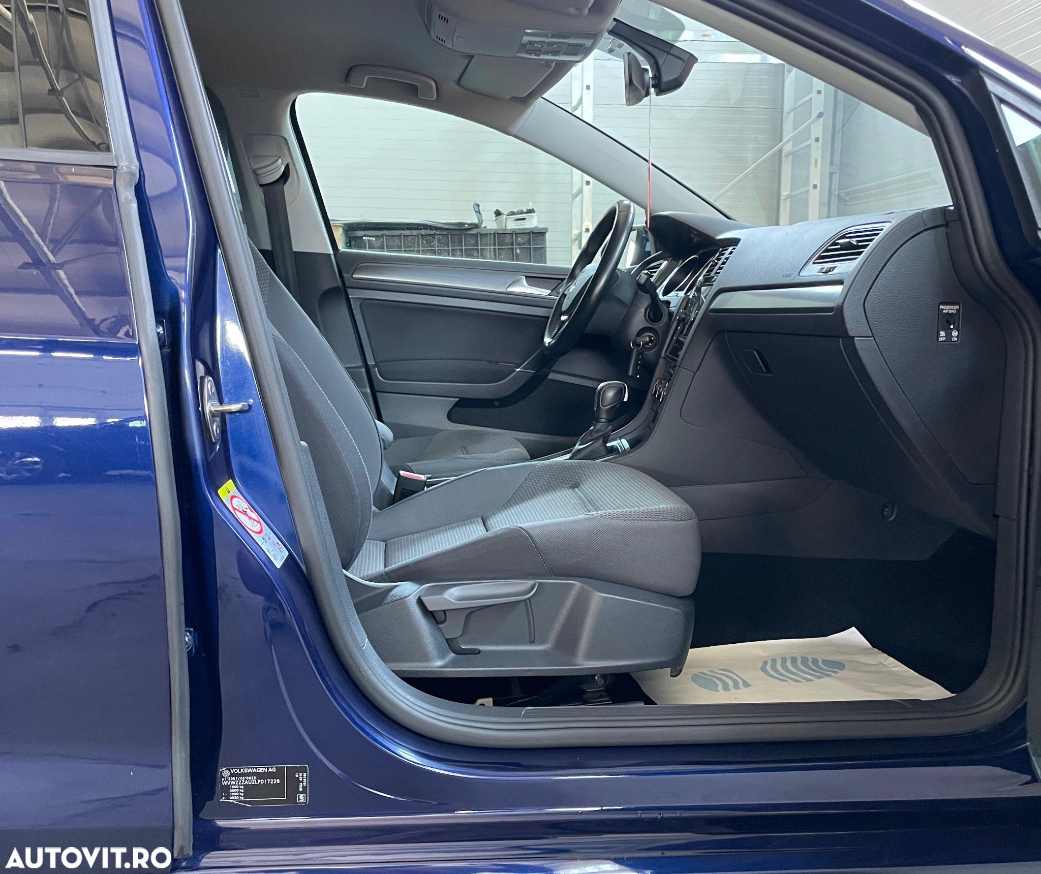 Volkswagen Golf 2.0 BlueTDI DSG Comfortline - 24