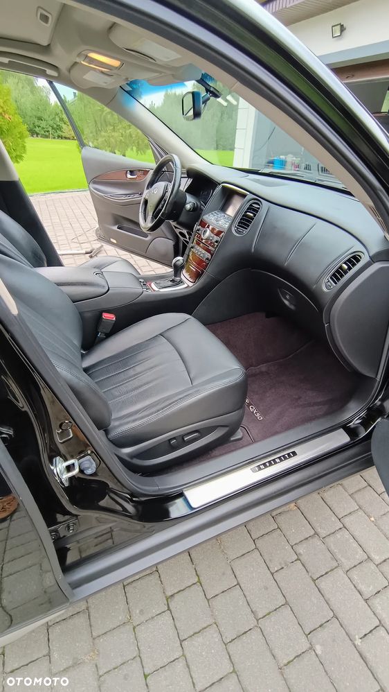 Infiniti Q50 - 13