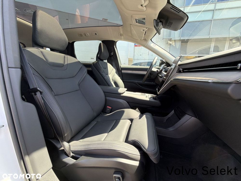 Volvo EX90 - 14
