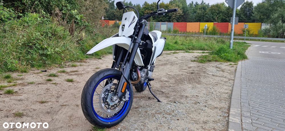 Suzuki DR-Z - 21