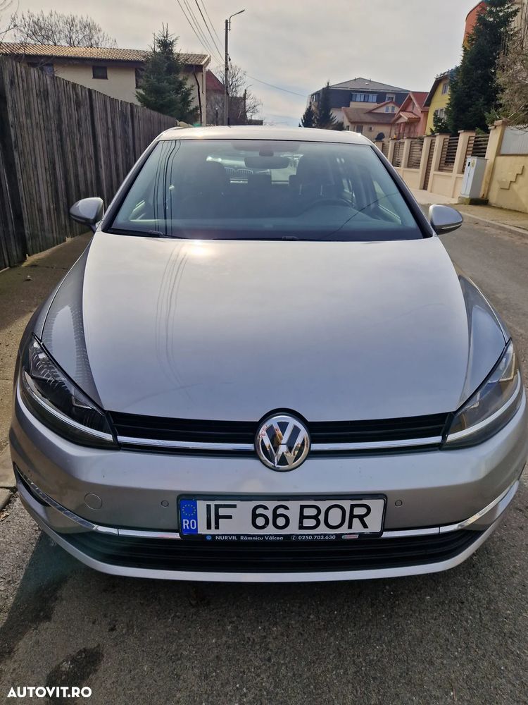 Volkswagen Golf - 1