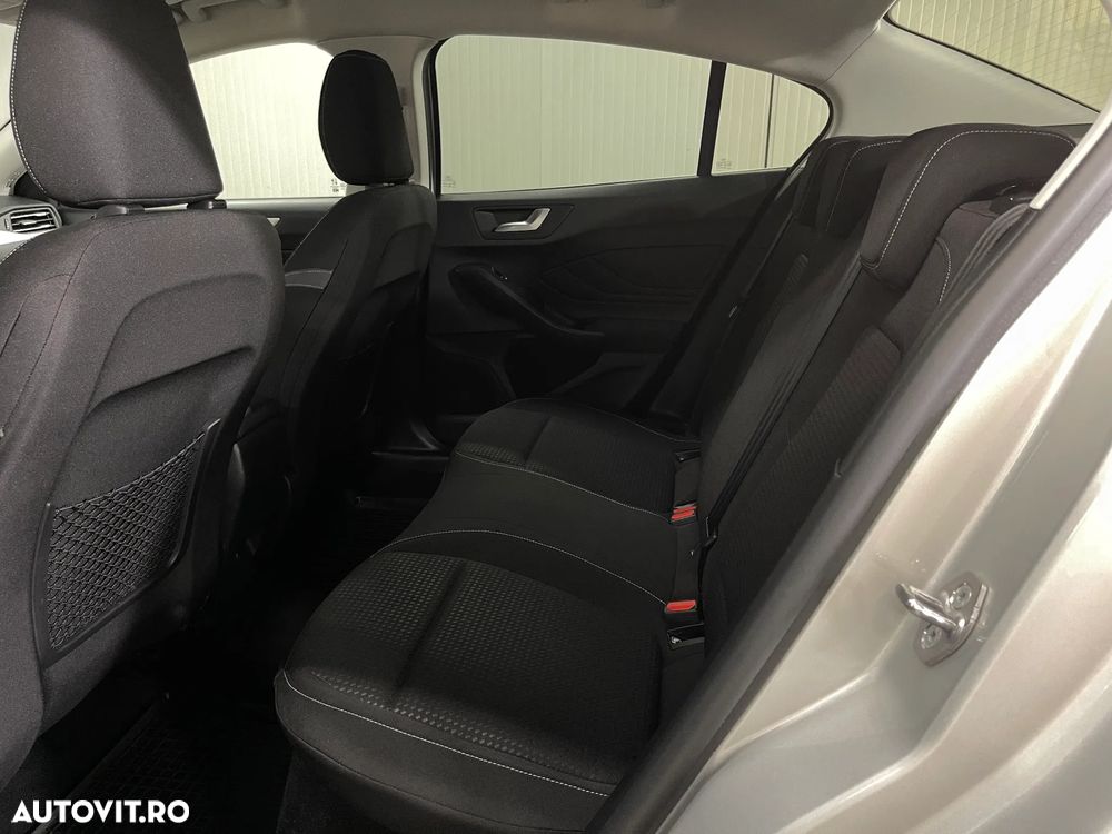 Ford Focus 1.0 EcoBoost Trend Edition - 12