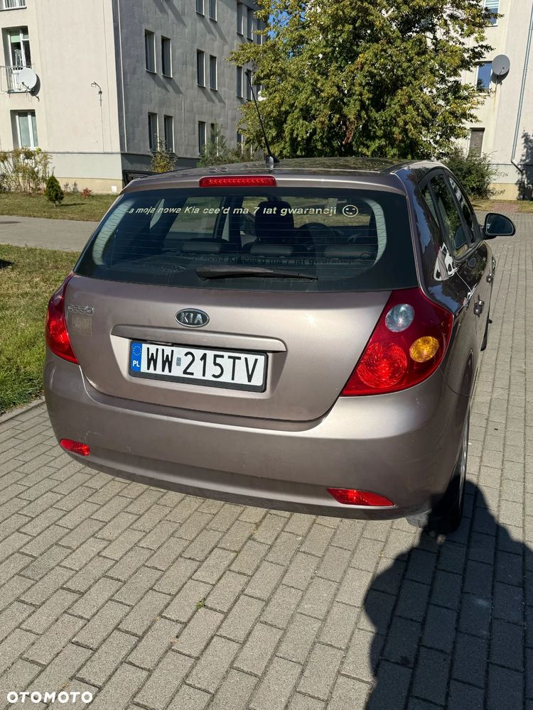 Kia Ceed Cee'd 1.6 Optimum + - 8