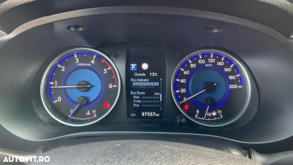 Toyota Hilux 4x4 Double Cab A/T Invincible - 16