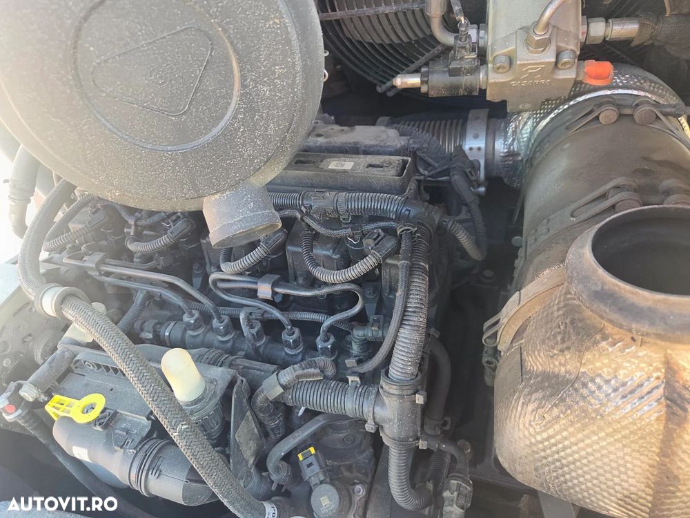 Hitachi ZW75-6, 2019, 2.745h, CUPA MULTIFUNCTIONALA 1mc, FURCI, CUPLA RAPIDA, ridica 2,4 tone la 3,2m, incarca 8x4 si  sem basculabila, Masa operationala 5tone, Anv 80% ok, motor 75CP, produs in Germania, posibilitate leasing 3 ani-PROMOTIE 29.900 EUR+Tva - 16
