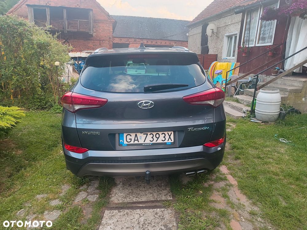 Hyundai Tucson 2.0 CRDI BlueDrive Style 2WD - 4