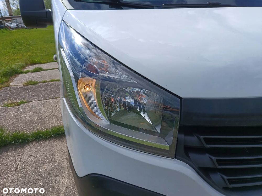 Renault Trafic L2H1 1.6 diesel 140kM 2014rok WEBASTO, CZUJNIKI PARKOWANIA, HAK, BAGAŻNIK DACHOWY, drzwi przesuwne z obu stron, stan BDB, BEZWPADKOWY! - 18