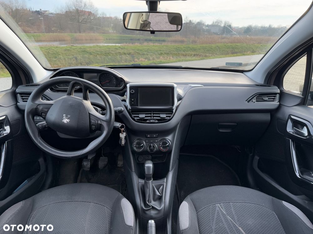 Peugeot 208 - 9