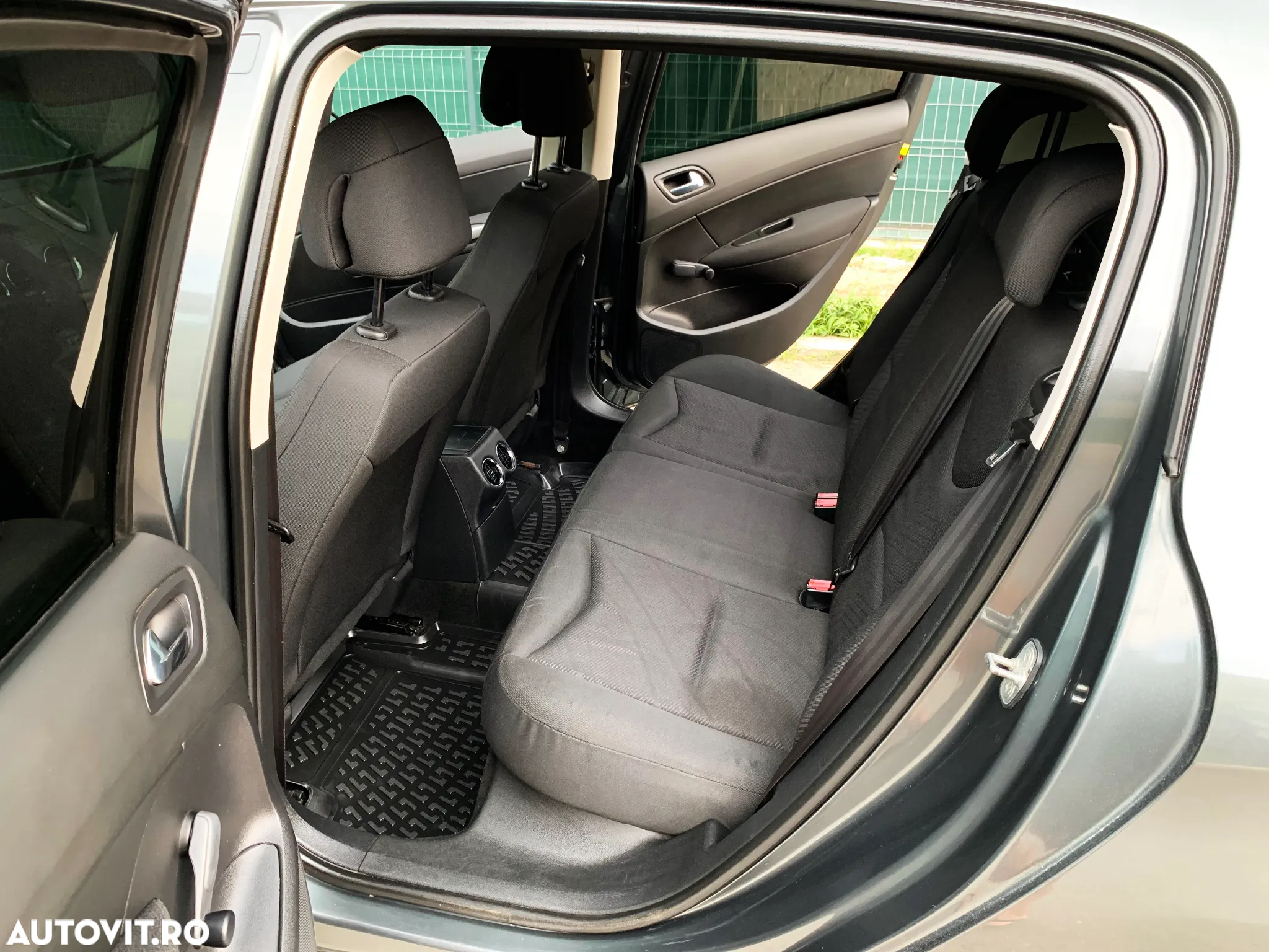 Peugeot 308 1.6HDi Confort Pack - 16