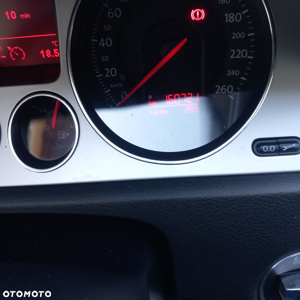 Volkswagen Passat 1.8 TSI R-Line Edition Plus - 18
