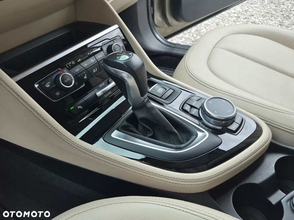 BMW Seria 2 218d Sport-Aut Luxury Line - 14
