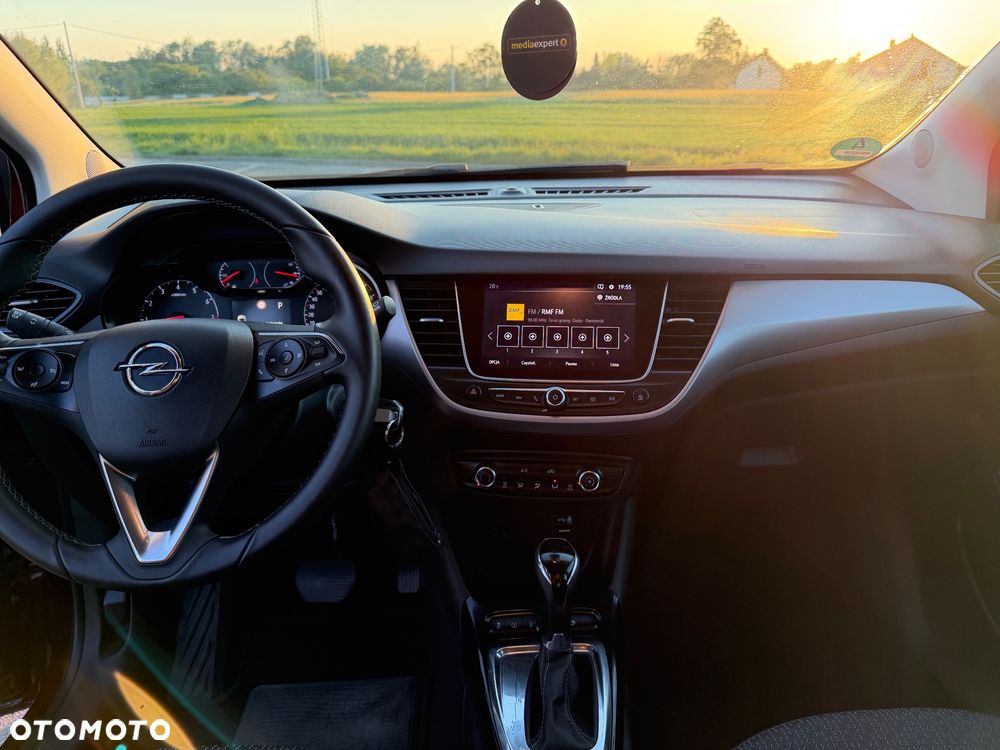 Opel Crossland X 1.2 T Design Line S&S - 17