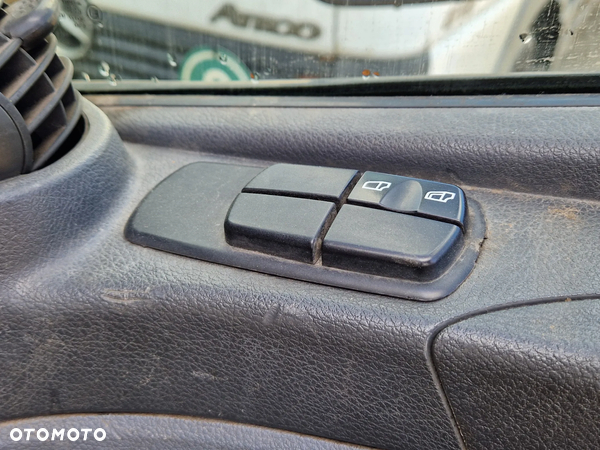 PANEL STEROWNIK PRZEŁĄCZNIK SZYB PRAWY MERCEDES ATEGO
