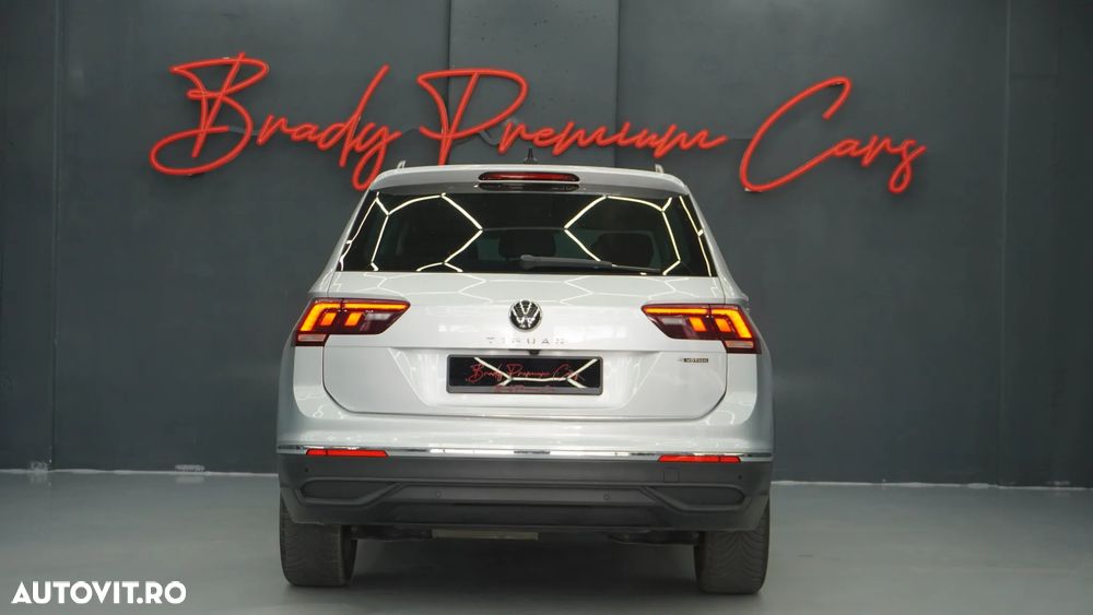 Volkswagen Tiguan 2.0 TDI 4Mot DSG Elegance - 4