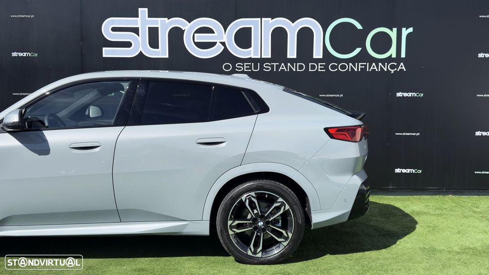 BMW iX2 eDrive20 Pack Desportivo M Pro - 6