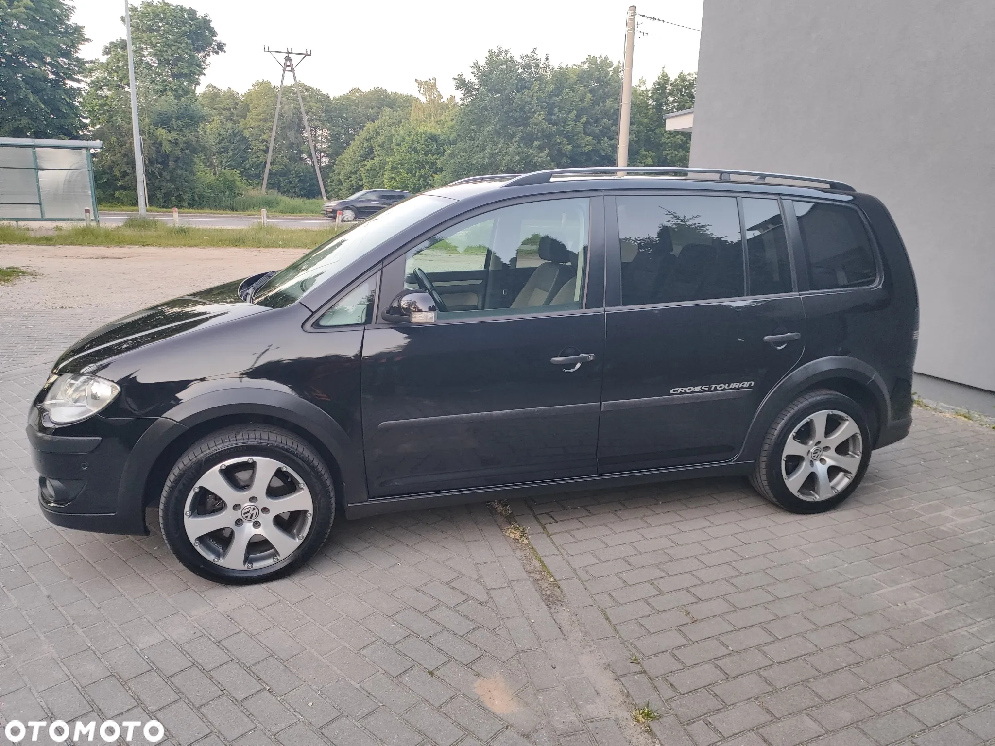 Volkswagen Touran 2.0 TDI DPF DSG Cross - 4