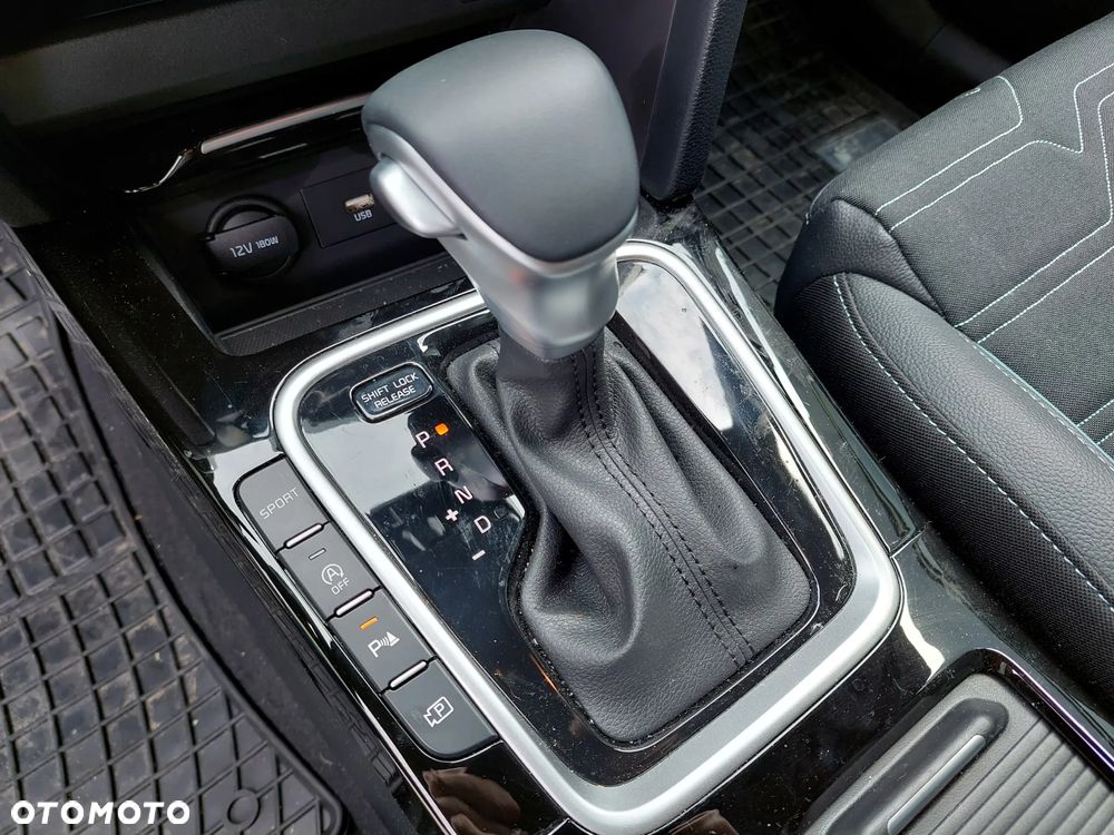 Kia XCeed 1.6 T-GDI Tribute DCT - 18