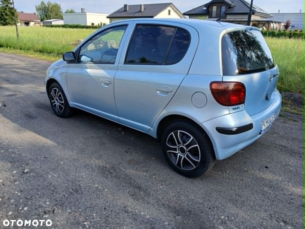 Toyota Yaris 1.4 D-4D Base - 9