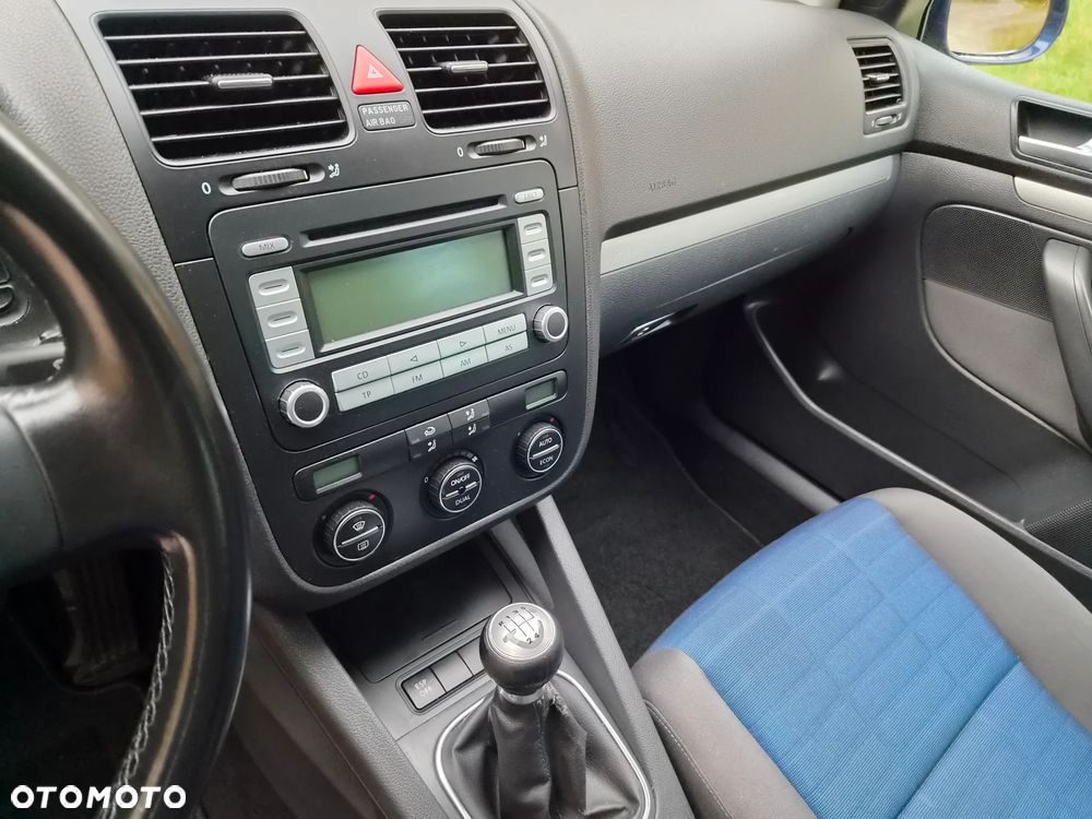 Volkswagen Golf - 28
