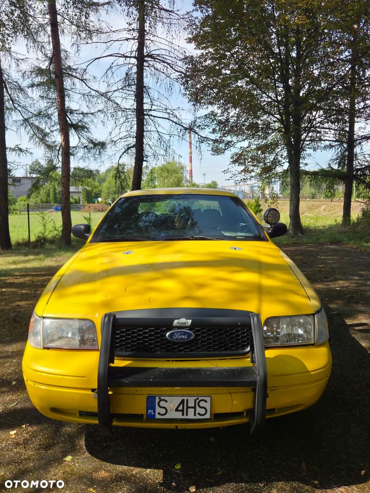 Ford Crown - 4