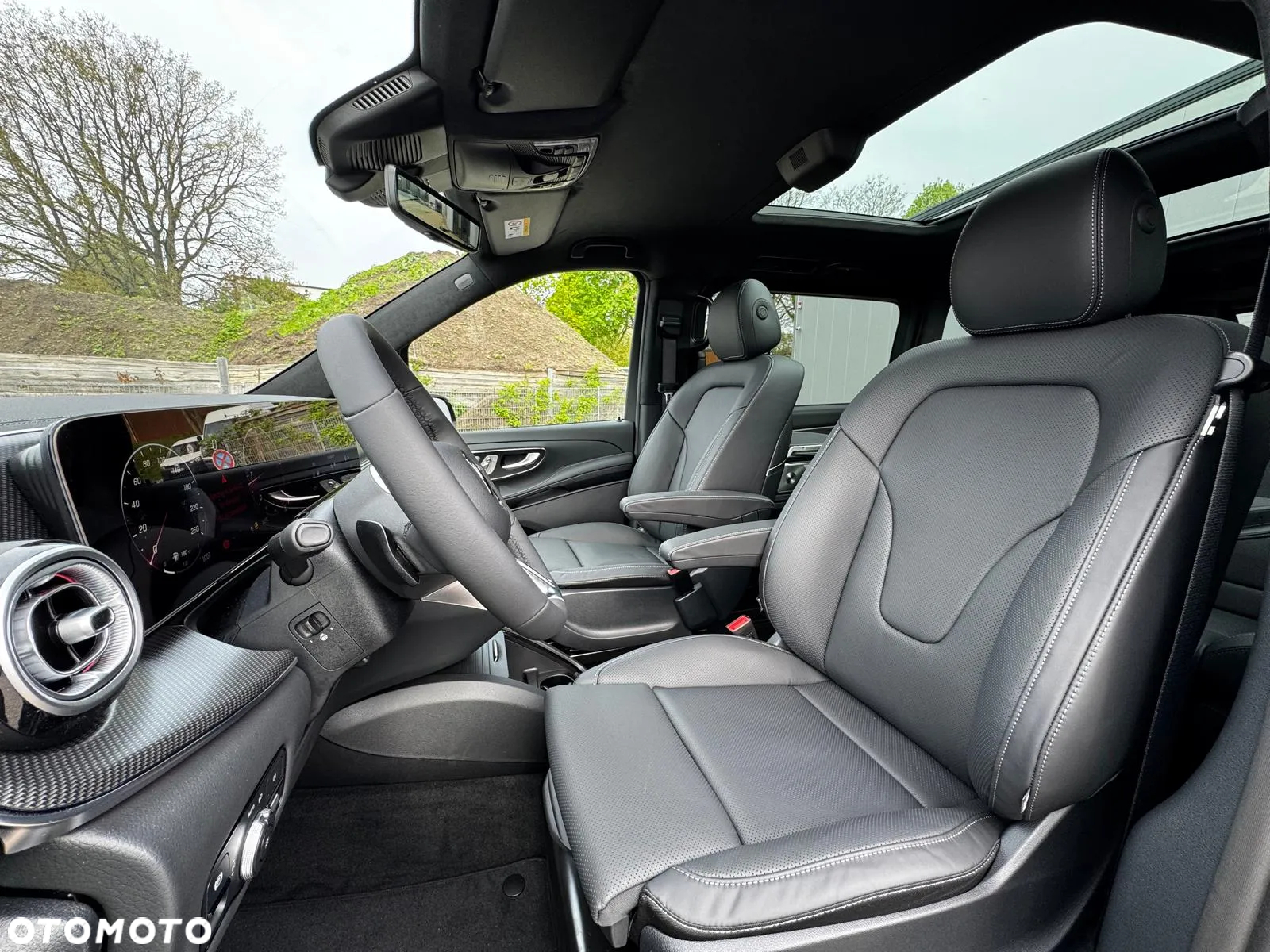 Mercedes-Benz Klasa V 300 d extralang 4Matic 9G-TRONIC Edition 2023 - 29
