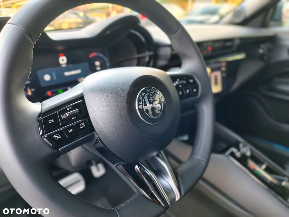 Alfa Romeo Junior 1.2 VGT Ibrida Ti - 23