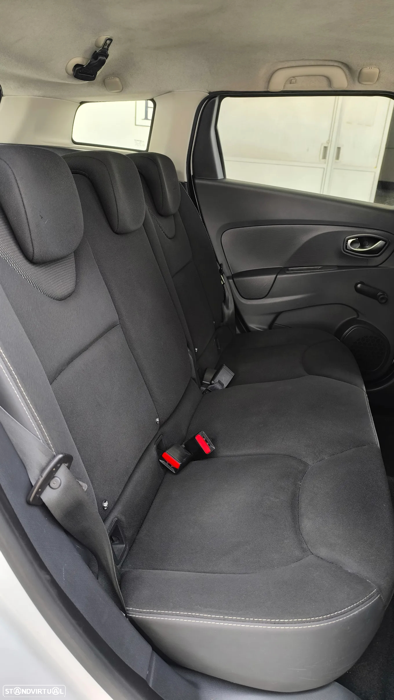 Renault Clio Sport Tourer 1.5 dCi Dynamique S - 11
