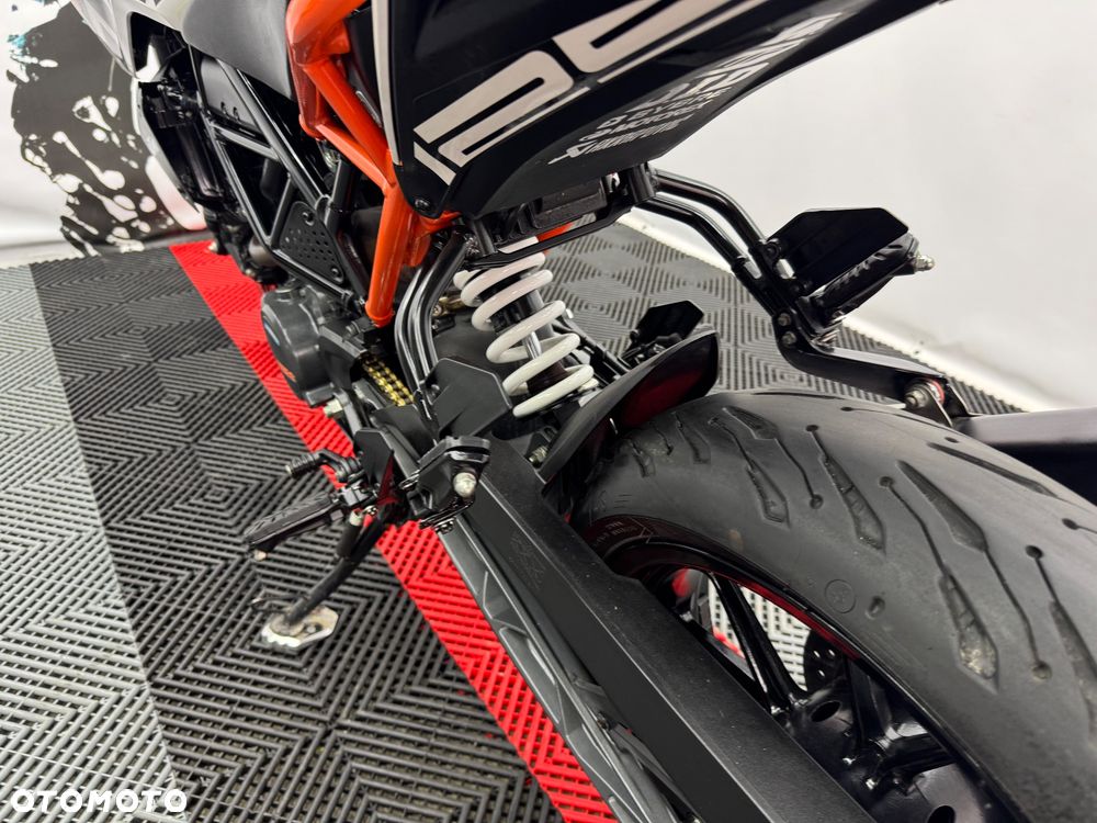 KTM Duke - 21