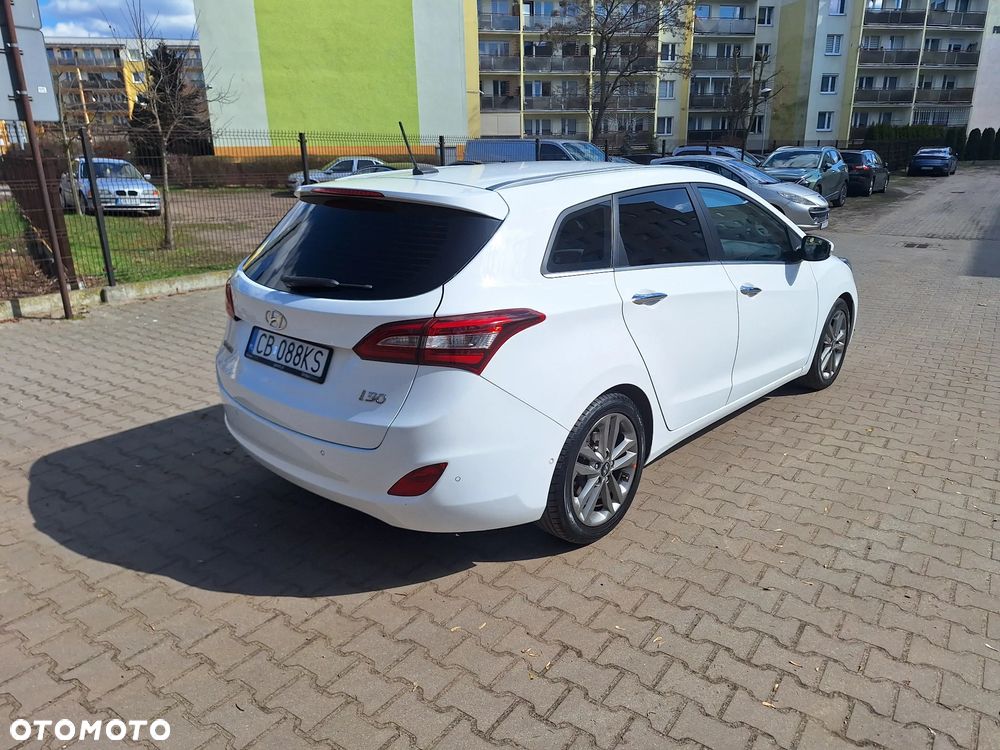 Hyundai i30 1.6 CRDi Premium DCT - 3