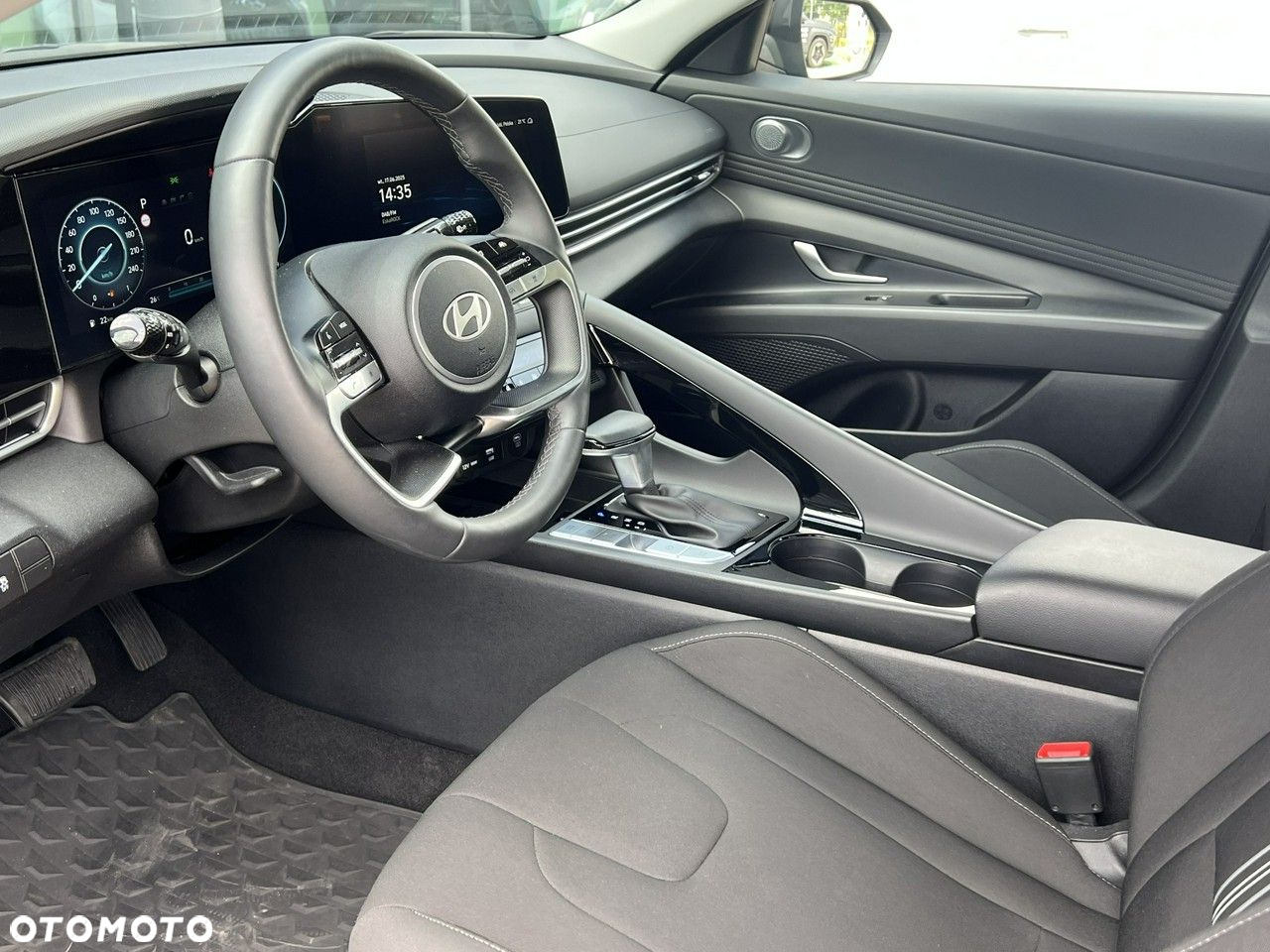 Hyundai Elantra - 9