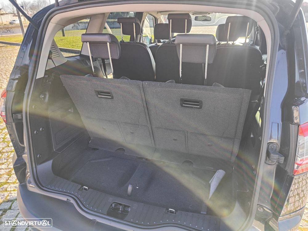 Ford S-Max 2.0 TDCi Titanium 7L - 14