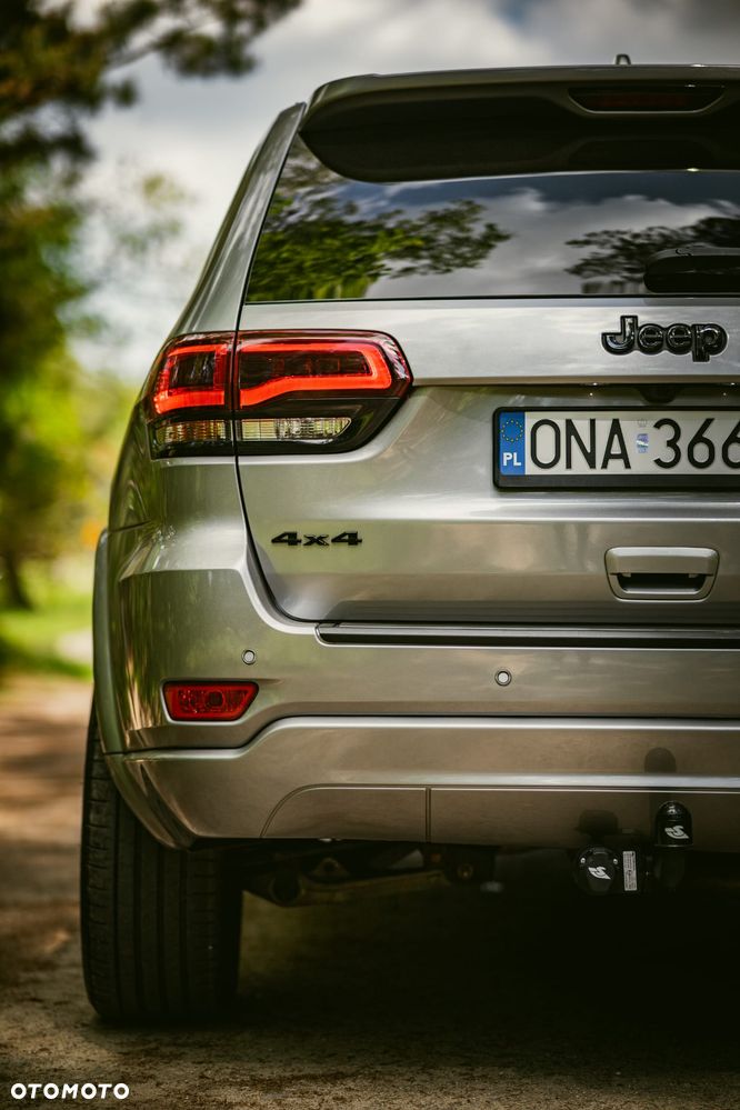 Jeep Grand Cherokee - 14