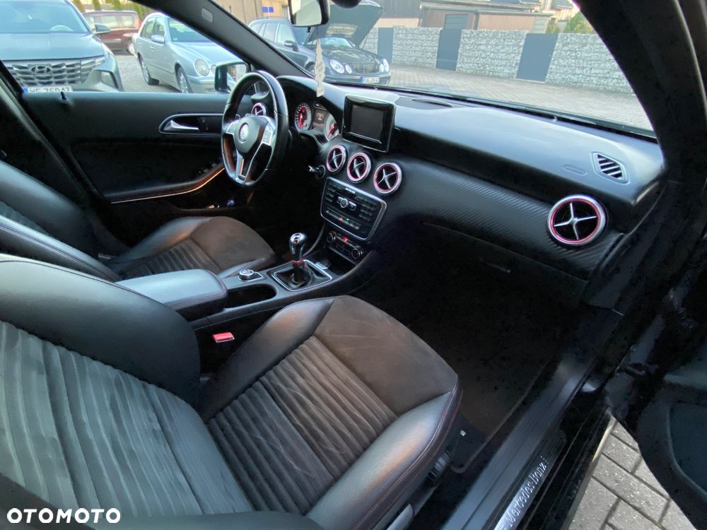 Mercedes-Benz Klasa A 180 (BlueEFFICIENCY) - 33