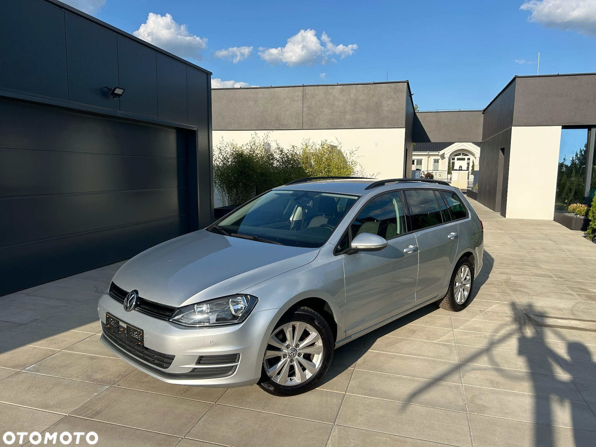 Volkswagen Golf - 2