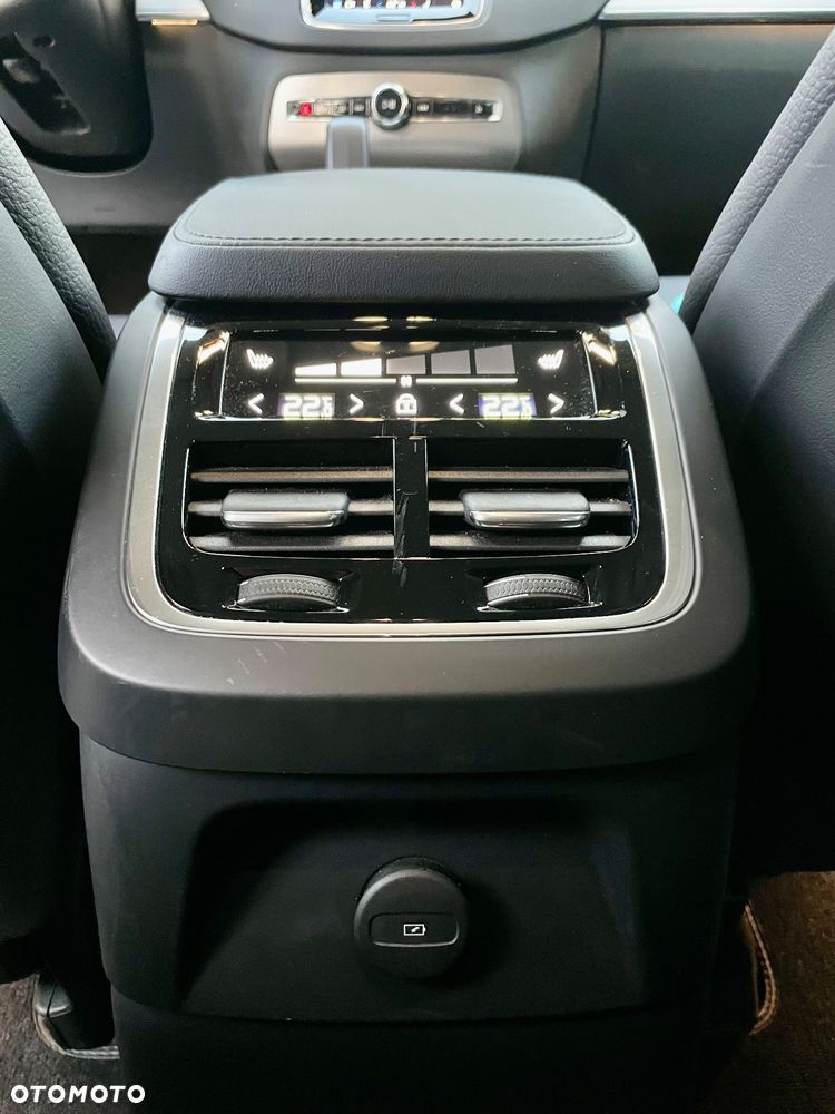 Volvo XC 90 T8 AWD Plug-In Hybrid Plus Dark 7os - 20